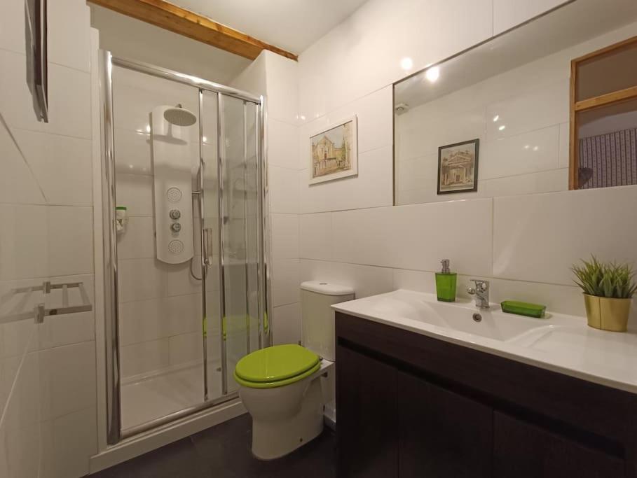 Lx Townhouse Ideal For Big Groups Prime Location Trendy Street Lisbon Exterior photo