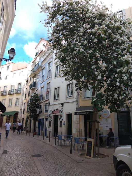 Lx Townhouse Ideal For Big Groups Prime Location Trendy Street Lisbon Exterior photo